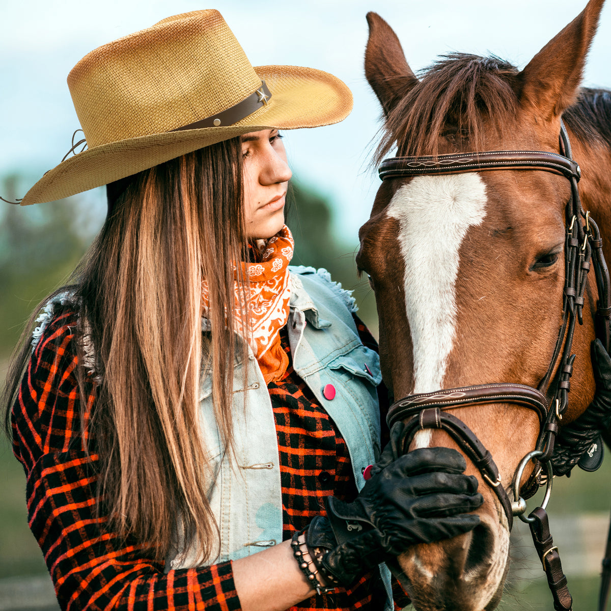 Funcredible Straw Cowboy Hat - Woven Cowgirl Hat with 3 Replaceable Hat Bands - Vintage Western Cowgirl Hat - Aesthetic Cowboy Hat for Women and Men Western Style - Trendy Cowgirl Cowboy Hat