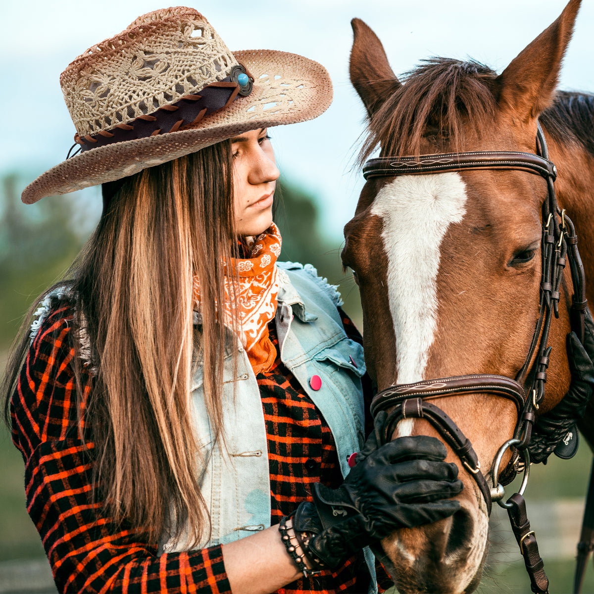 Funcredible Straw Cowboy Hat - Woven Cowgirl Hat with 3 Replaceable Hat Bands - Vintage Western Cowgirl Hat - Aesthetic Cowboy Hat for Women and Men Western Style - Trendy Cowgirl Cowboy Hat