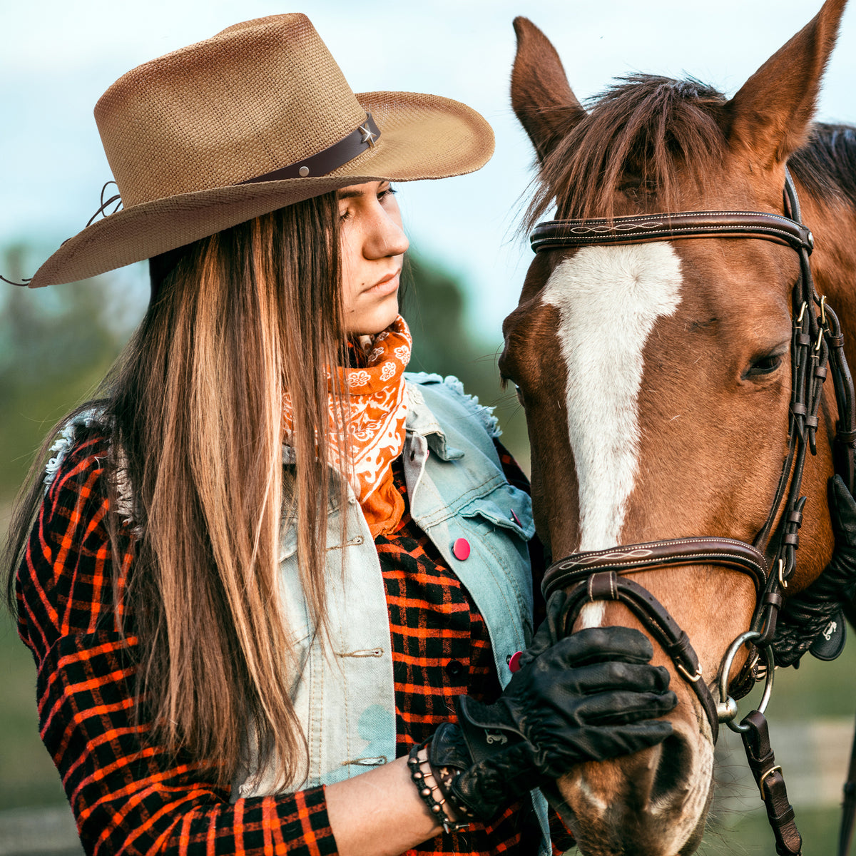 Funcredible Straw Cowboy Hat - Woven Cowgirl Hat with 3 Replaceable Hat Bands - Vintage Western Cowgirl Hat - Aesthetic Cowboy Hat for Women and Men Western Style - Trendy Cowgirl Cowboy Hat