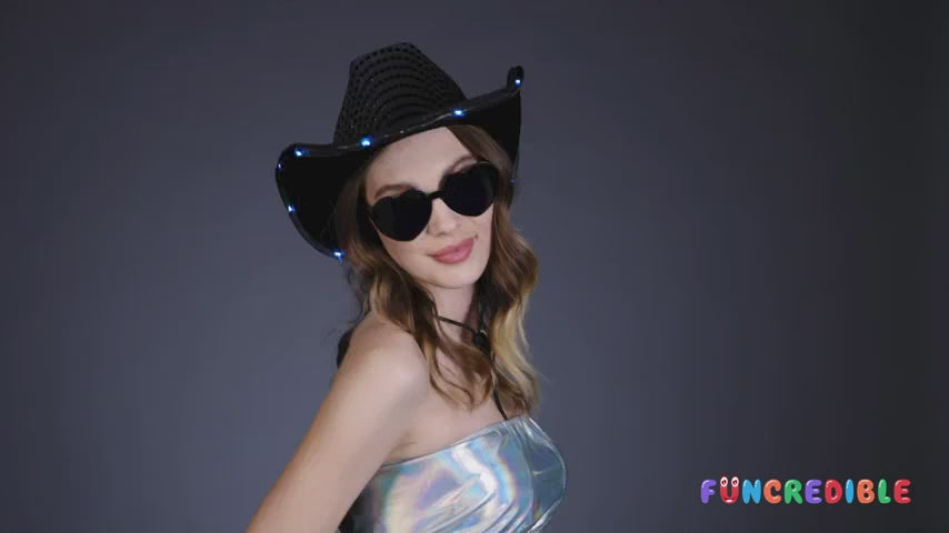 Funcredible Rodeo Party Cowgirl Hats with Heart Glasses
